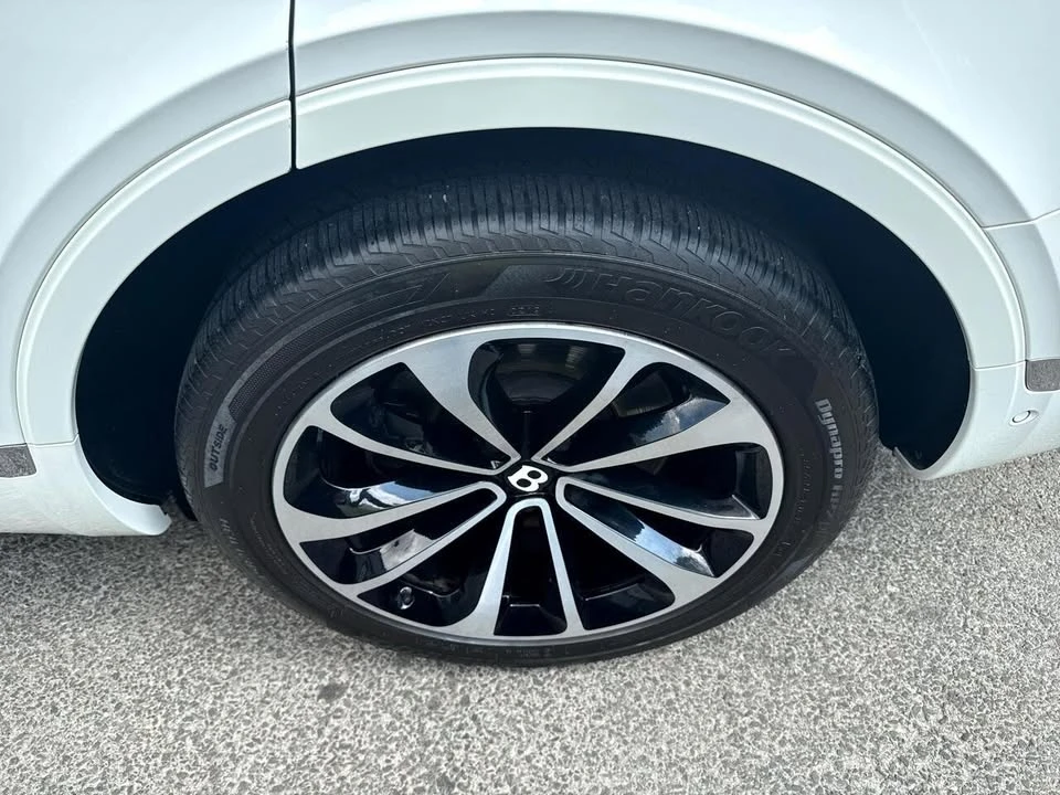 2018 Bentley Bentayga - Image 18 of 20