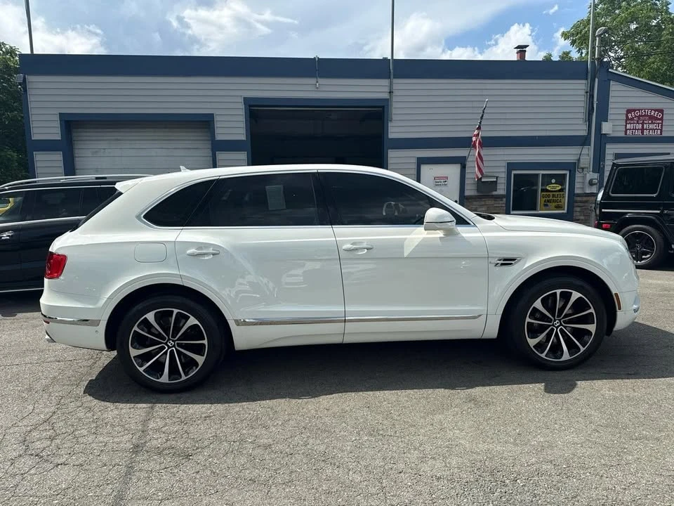 2018 Bentley Bentayga - Image 2 of 20