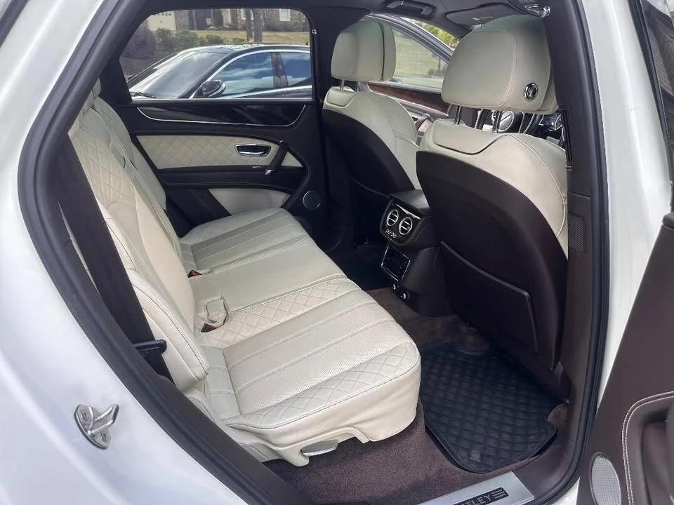 2018 Bentley Bentayga - Image 17 of 20