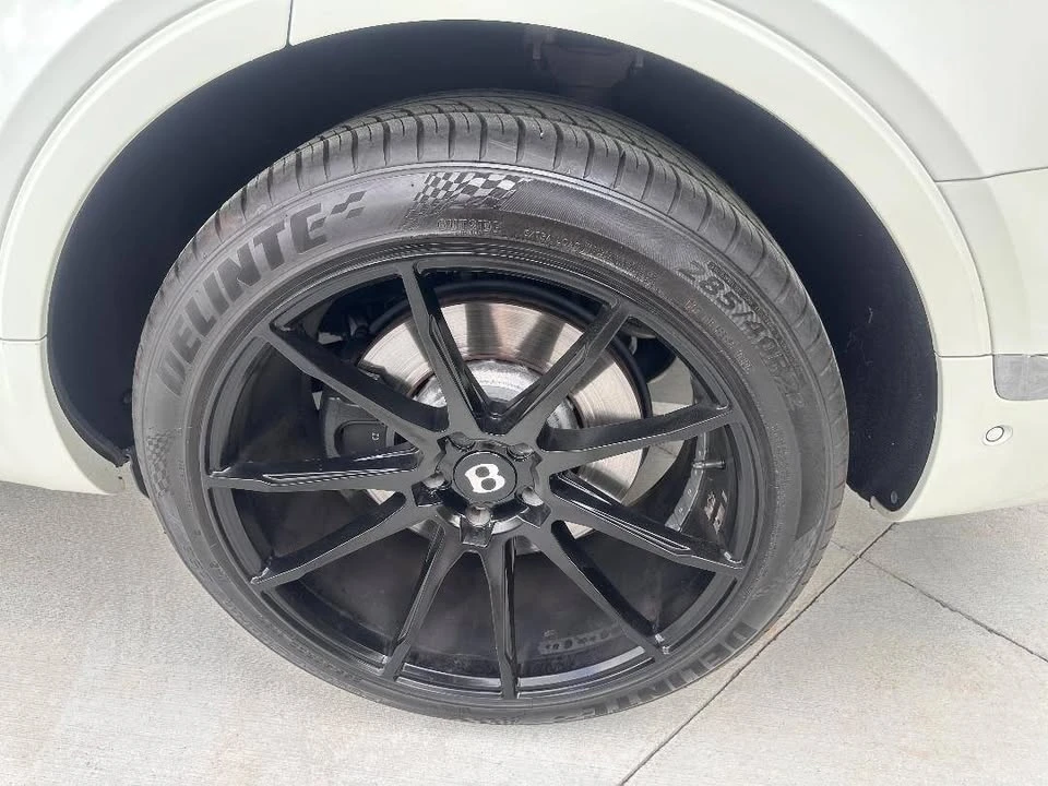 2018 Bentley Bentayga - Image 9 of 20