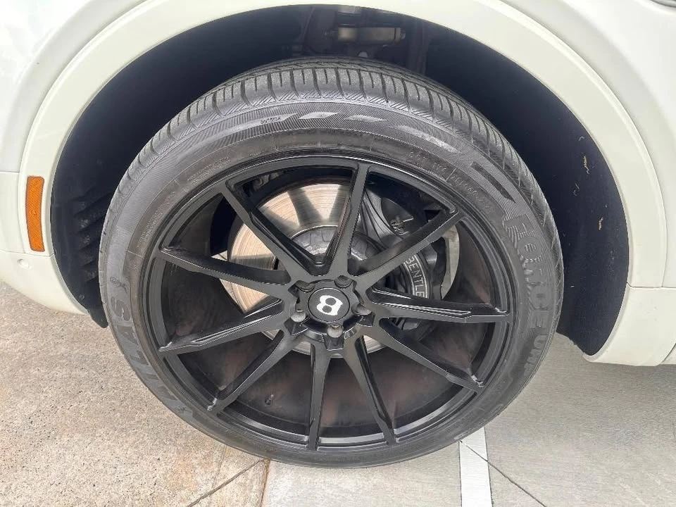 2018 Bentley Bentayga - Image 8 of 20
