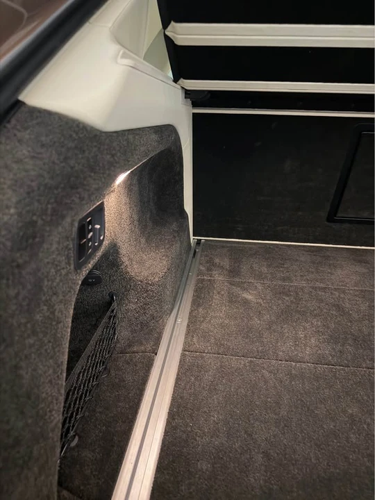 2018 Bentley Bentayga - Image 5 of 11