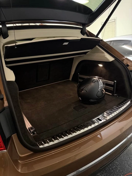 2018 Bentley Bentayga - Image 11 of 11