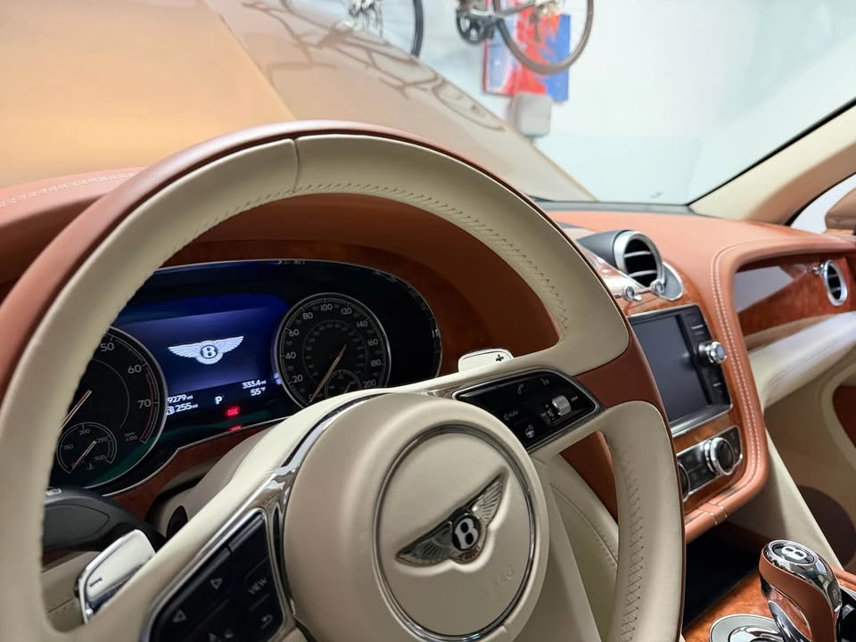 2018 Bentley Bentayga - Image 9 of 11