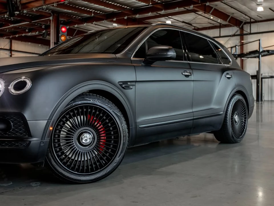 2018 Bentley Bentayga - Image 15 of 17
