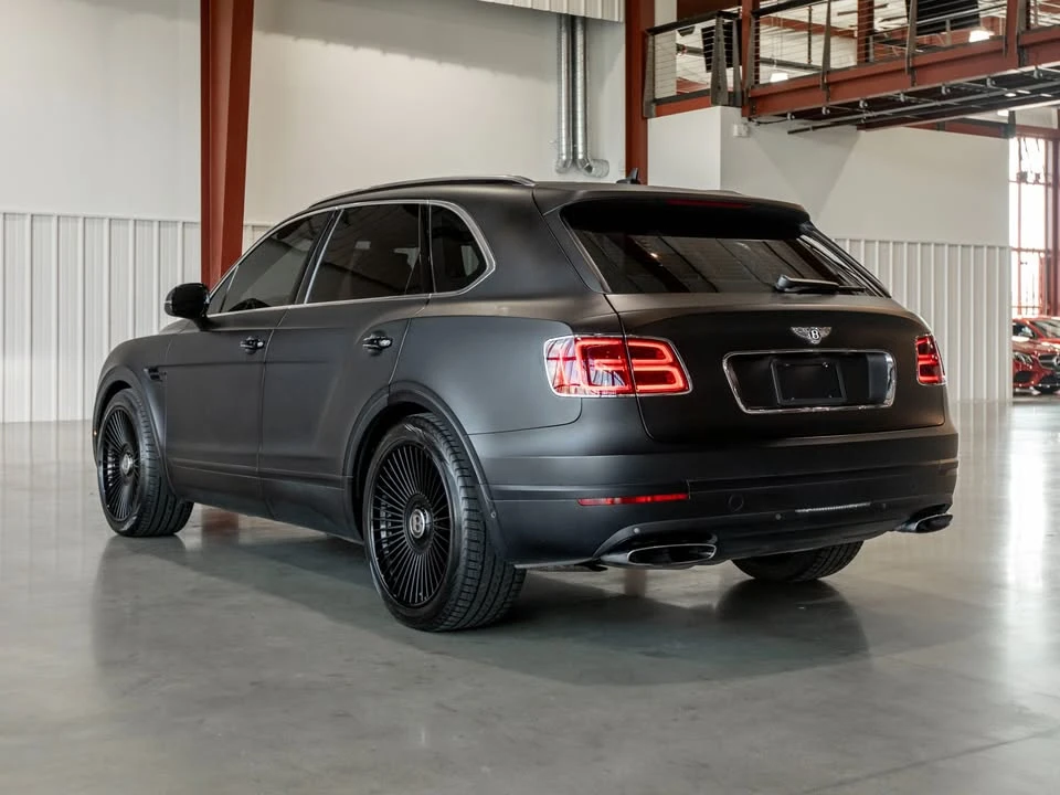 2018 Bentley Bentayga - Image 16 of 17