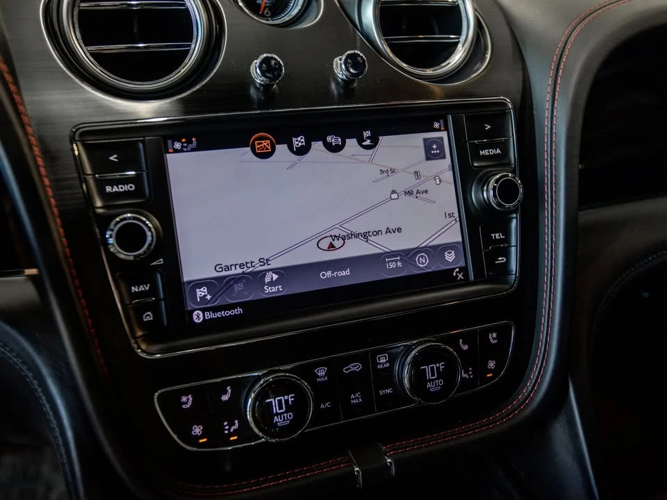 2018 Bentley Bentayga - Image 7 of 17