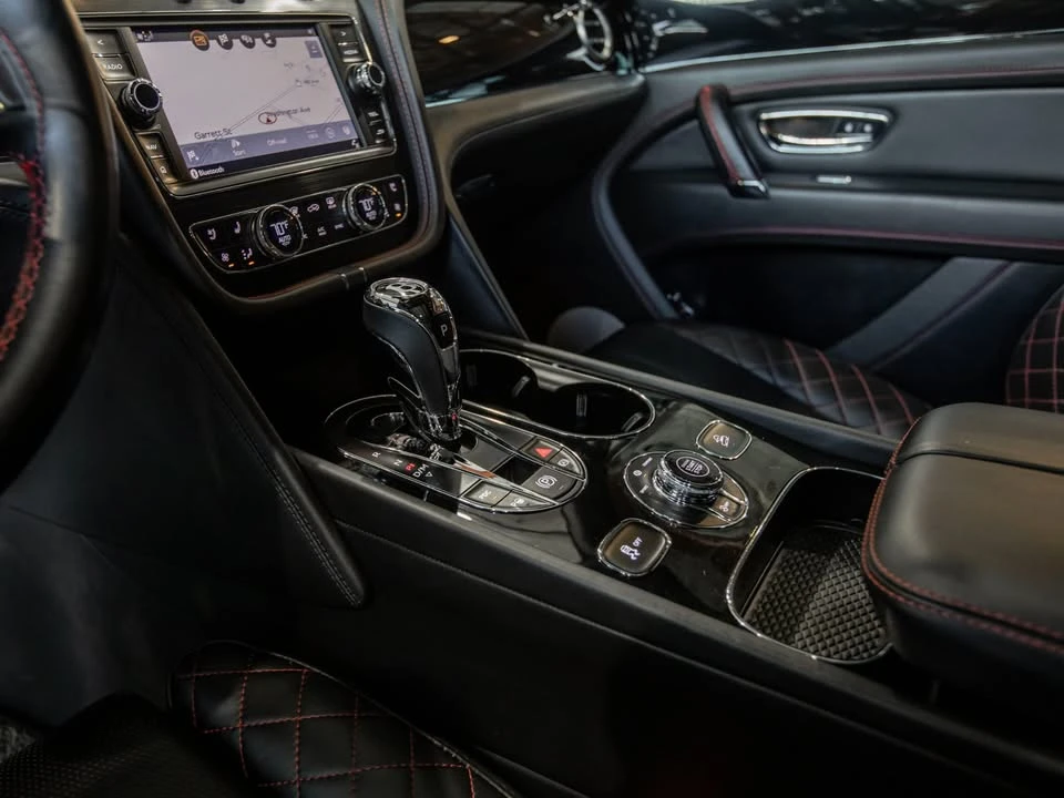 2018 Bentley Bentayga - Image 11 of 17