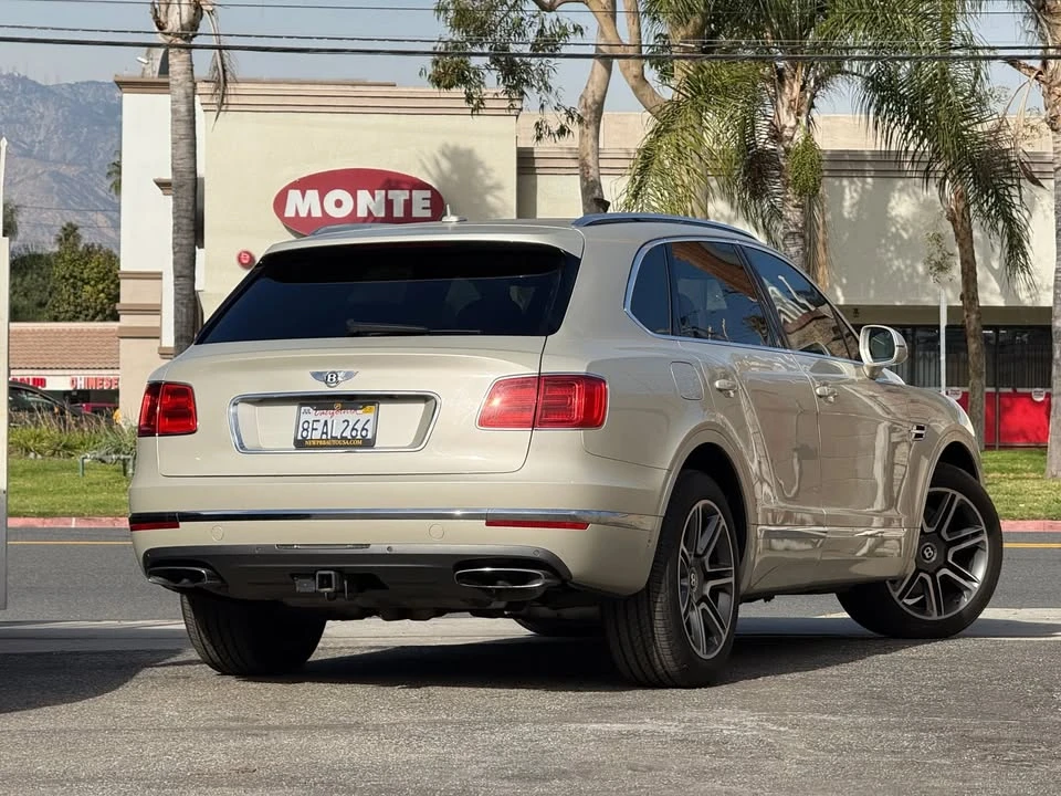 2018 Bentley Bentayga - Image 4 of 15