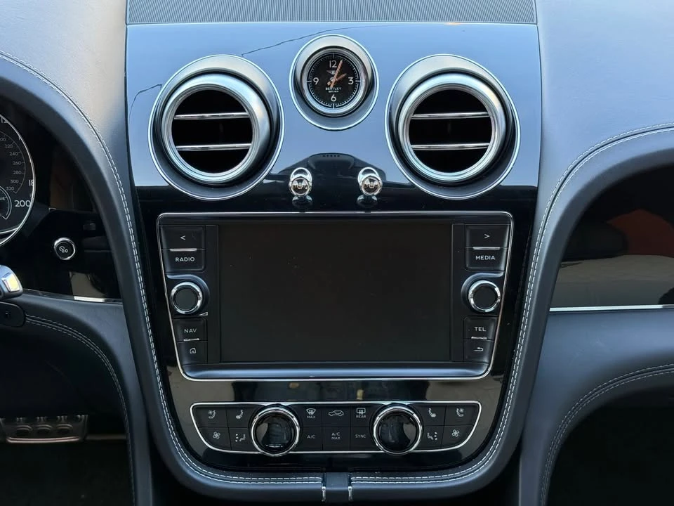 2018 Bentley Bentayga - Image 13 of 15
