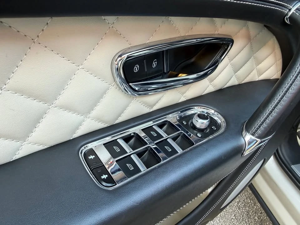 2018 Bentley Bentayga - Image 7 of 15