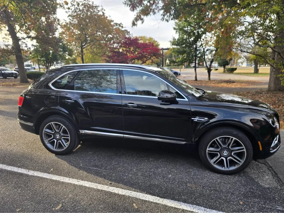 2018 Bentley Bentayga - Image 2 of 12
