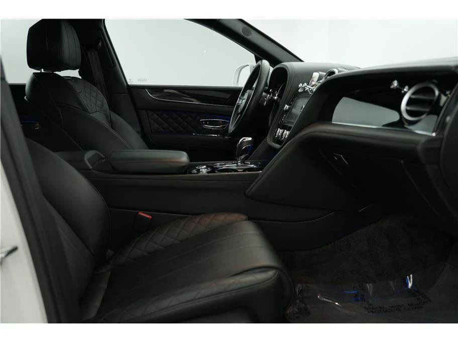 2018 Bentley Bentayga - Image 17 of 20