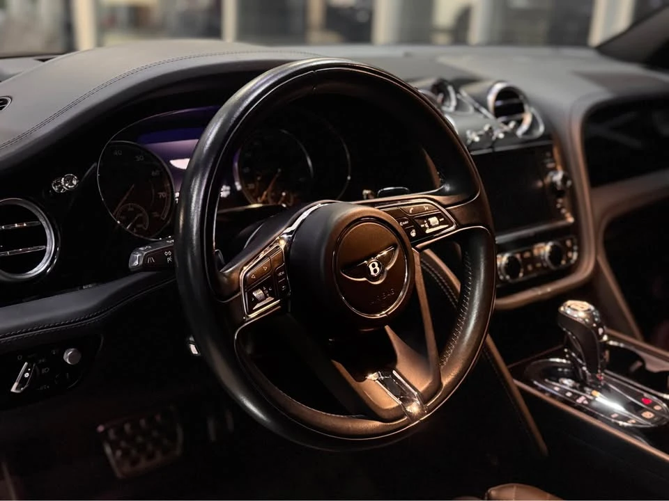 2018 Bentley Bentayga - Image 8 of 9