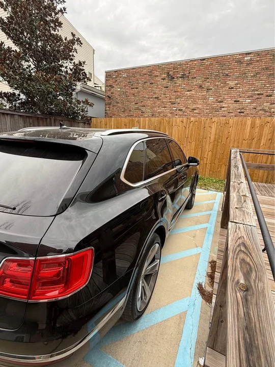 2018 Bentley Bentayga - Image 2 of 5
