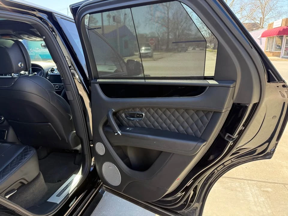 2018 Bentley Bentayga - Image 12 of 17