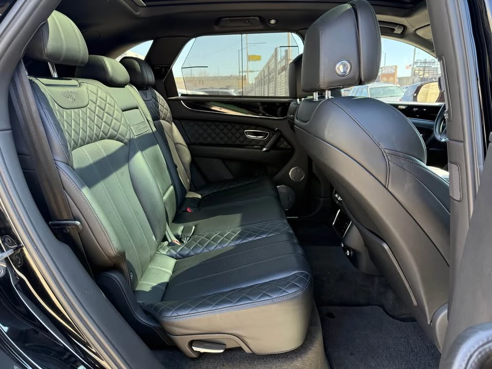 2018 Bentley Bentayga - Image 13 of 17