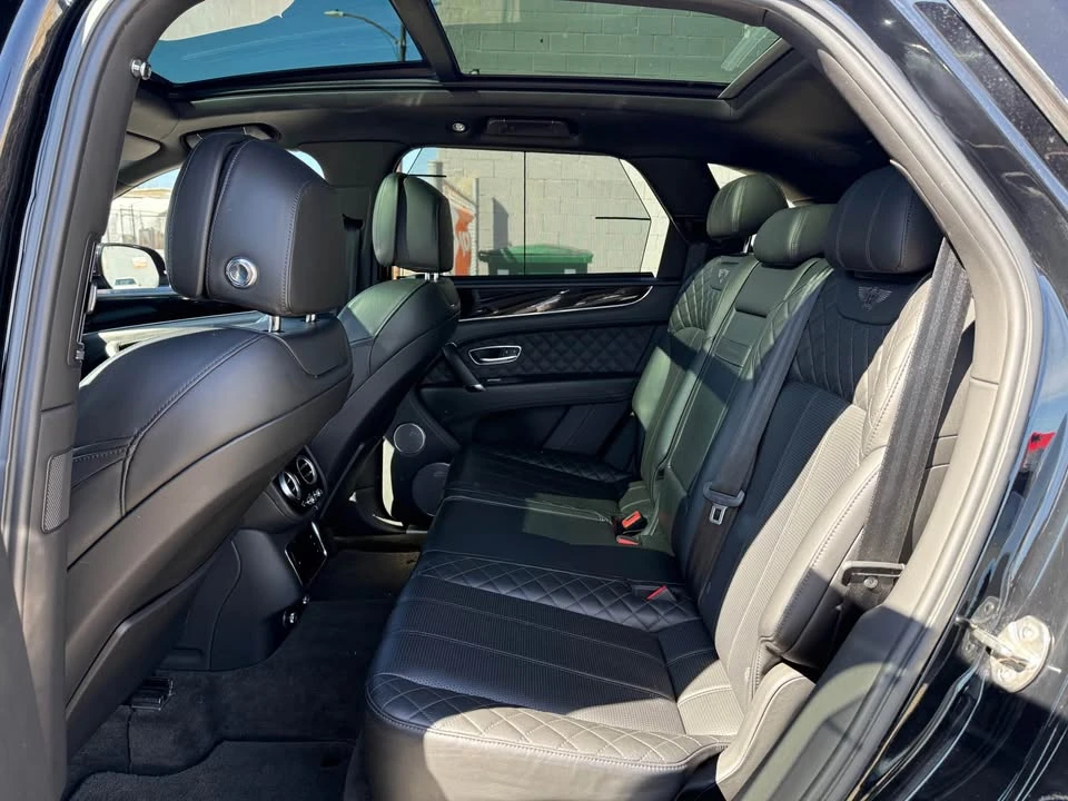 2018 Bentley Bentayga - Image 11 of 17