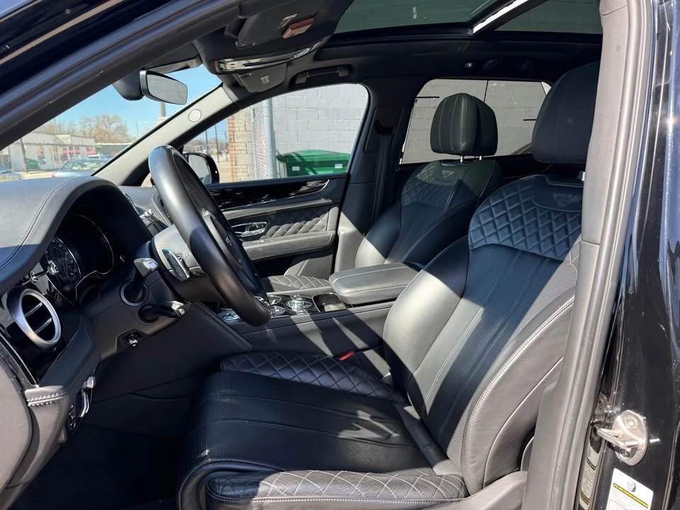2018 Bentley Bentayga - Image 9 of 17
