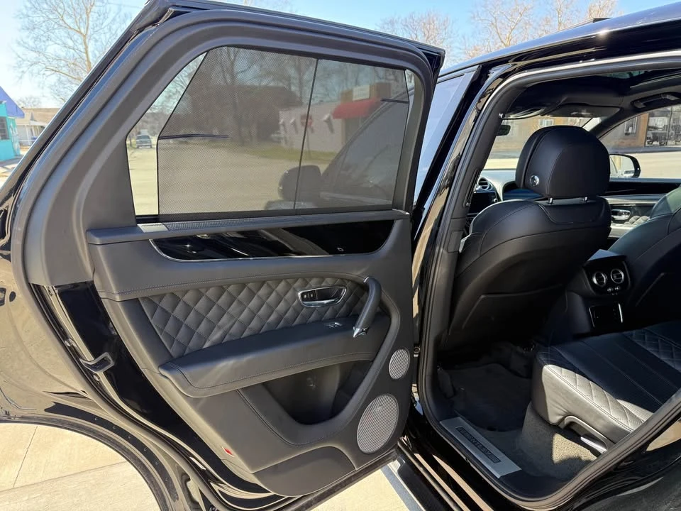 2018 Bentley Bentayga - Image 10 of 17