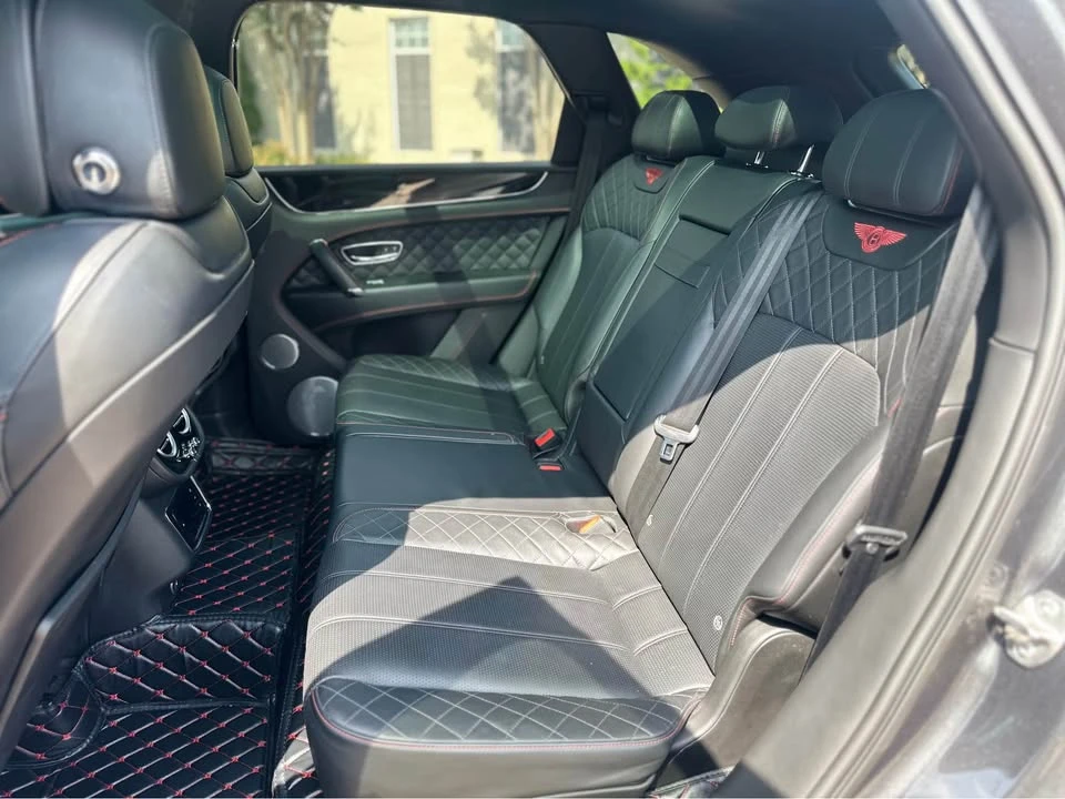 2018 Bentley Bentayga - Image 9 of 17