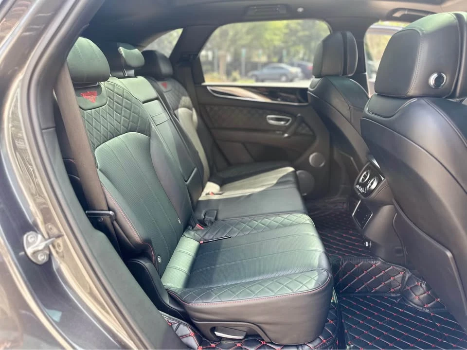 2018 Bentley Bentayga - Image 8 of 17