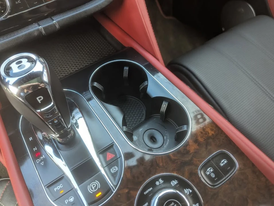 2018 Bentley Bentayga - Image 11 of 20