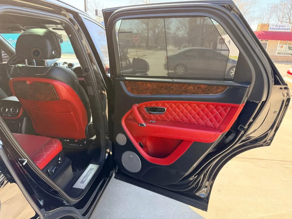 2018 Bentley Bentayga - Image 13 of 19