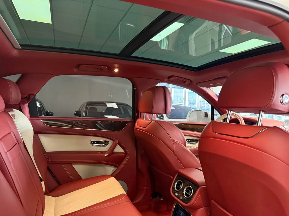 2018 Bentley Bentayga - Image 13 of 20