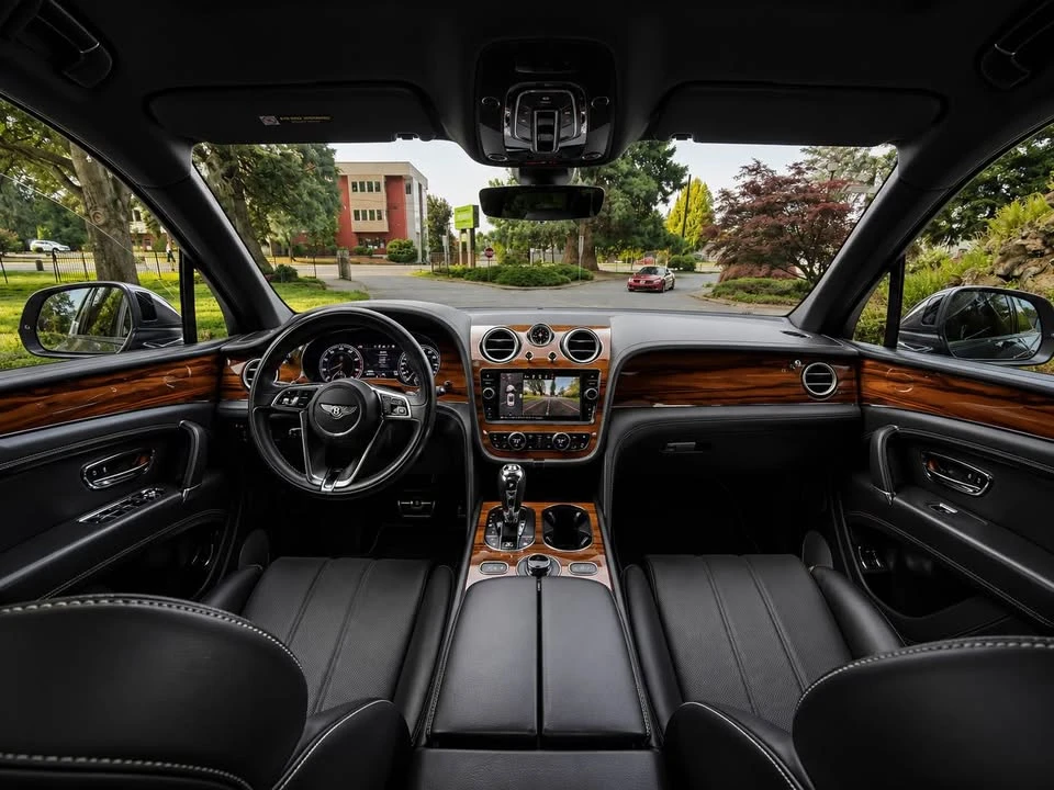 2018 Bentley Bentayga - Image 9 of 20