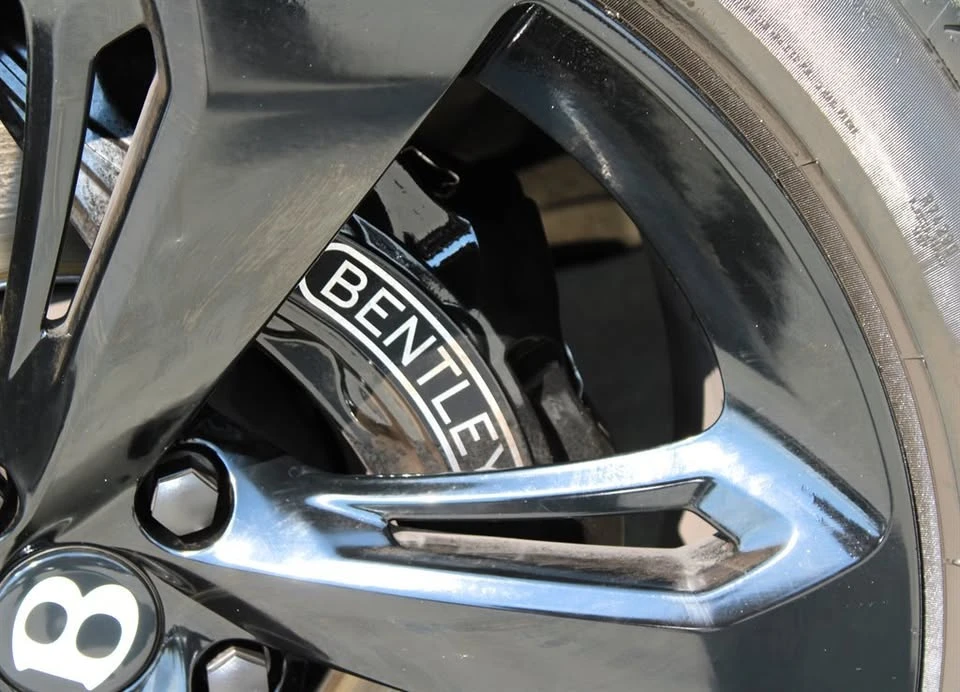 2018 Bentley Bentayga - Image 16 of 18