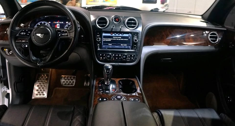 2018 Bentley Bentayga - Image 8 of 10