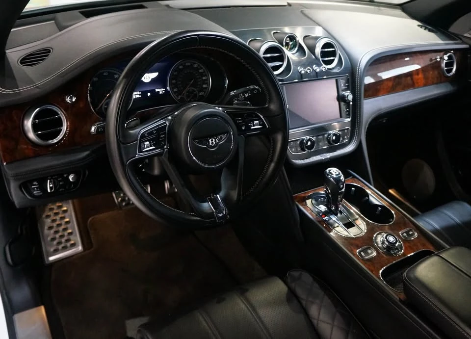 2018 Bentley Bentayga - Image 7 of 10