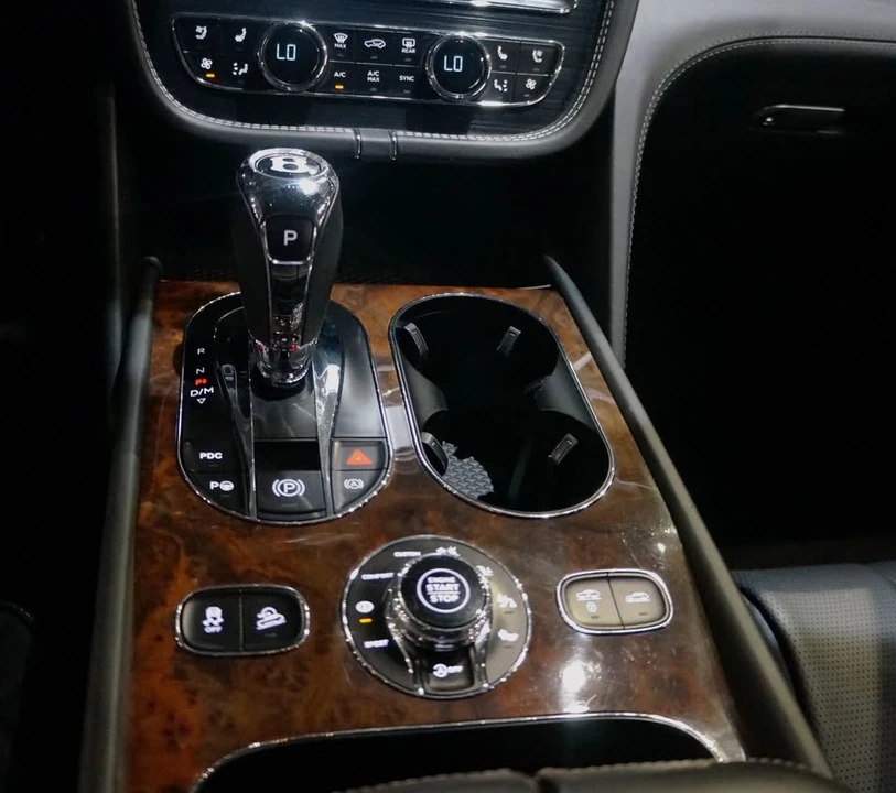 2018 Bentley Bentayga - Image 9 of 10