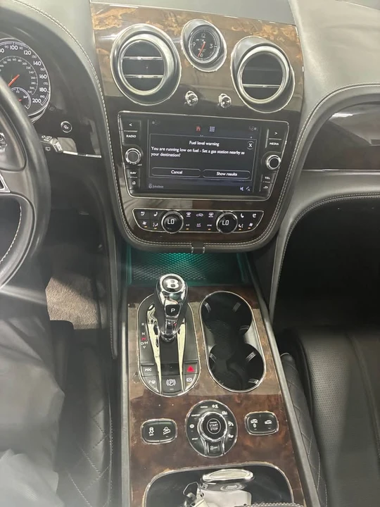 2018 Bentley Bentayga - Image 6 of 8