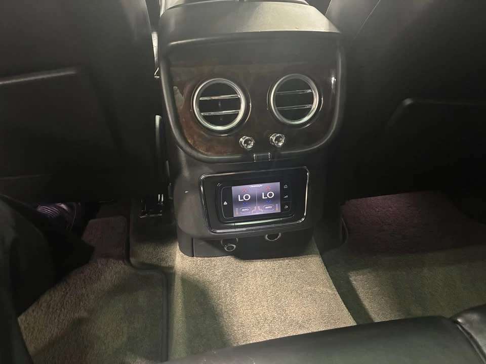 2018 Bentley Bentayga - Image 4 of 8