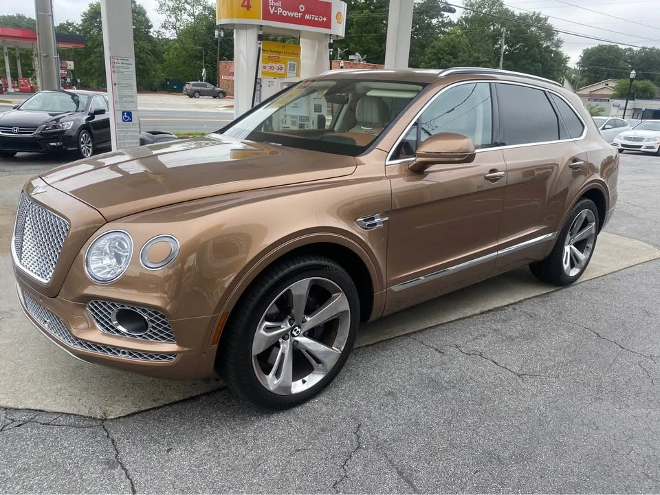 2018 Bentley Bentayga - Image 2 of 7