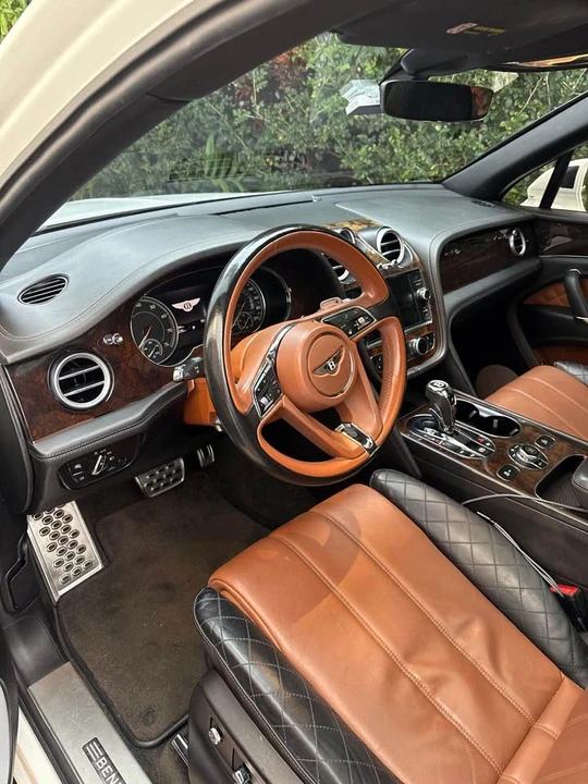 2018 Bentley Bentayga - Image 7 of 9