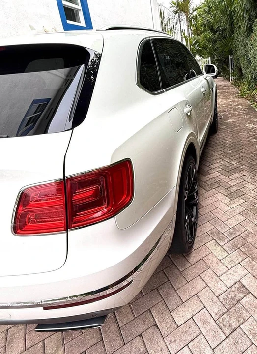 2018 Bentley Bentayga - Image 3 of 9