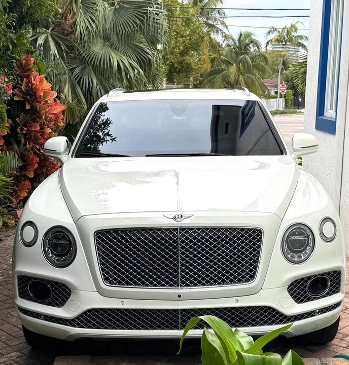 2018 Bentley Bentayga - Image 4 of 9