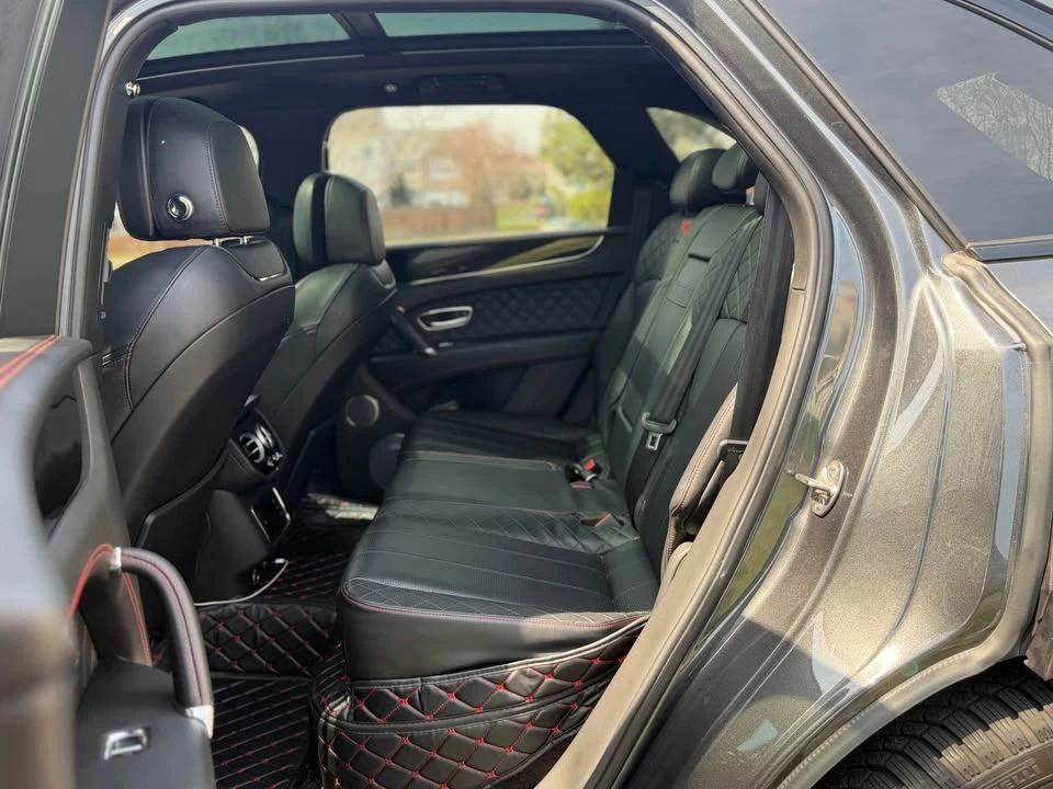 2018 Bentley Bentayga - Image 9 of 15