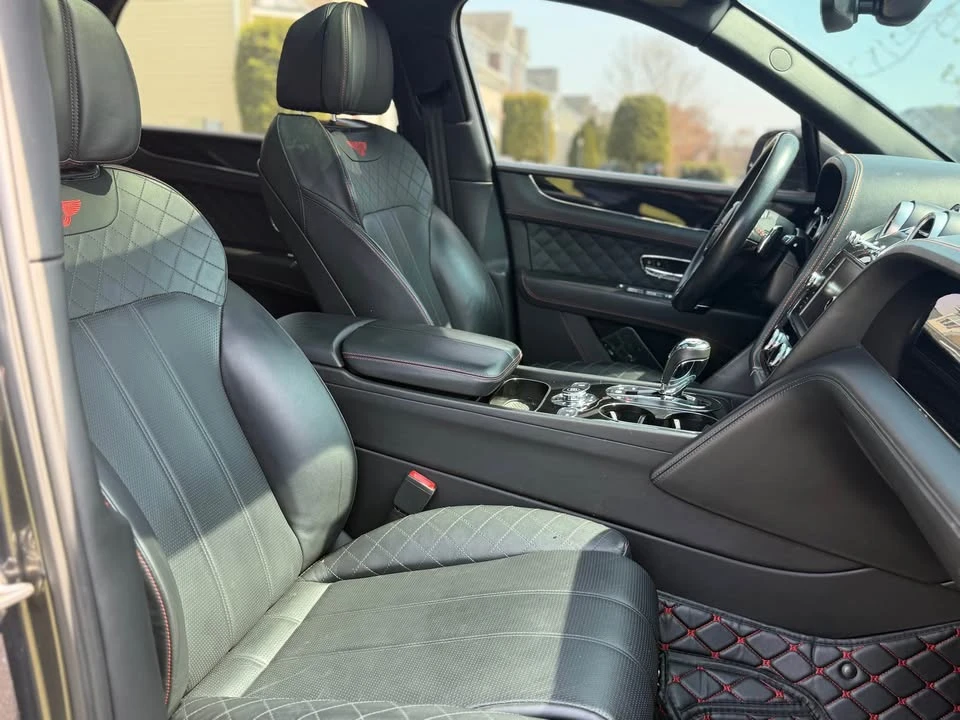 2018 Bentley Bentayga - Image 8 of 15