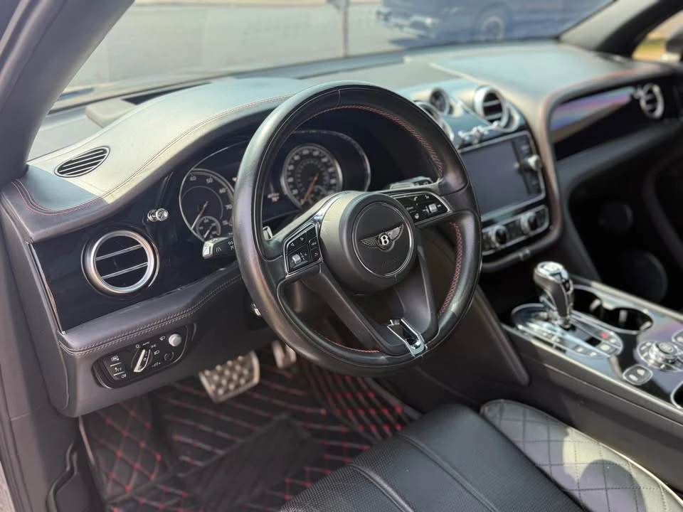 2018 Bentley Bentayga - Image 11 of 15