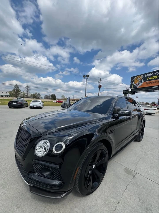 2018 Bentley Bentayga - Image 2 of 11
