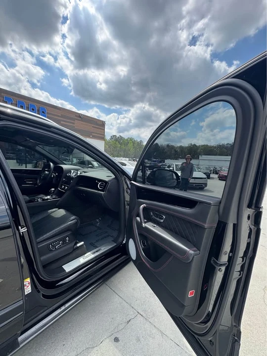 2018 Bentley Bentayga - Image 10 of 11