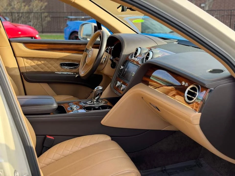 2018 Bentley Bentayga - Image 9 of 20