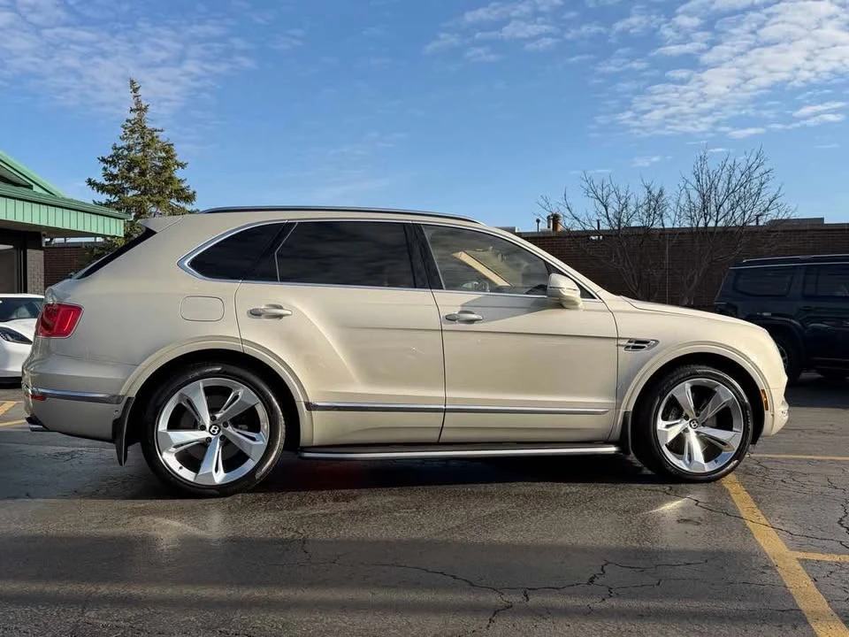 2018 Bentley Bentayga - Image 16 of 20