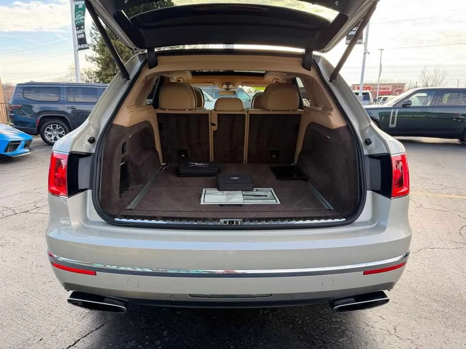 2018 Bentley Bentayga - Image 12 of 20