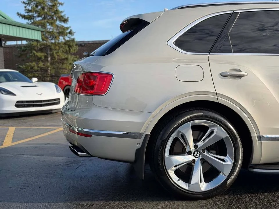 2018 Bentley Bentayga - Image 11 of 20