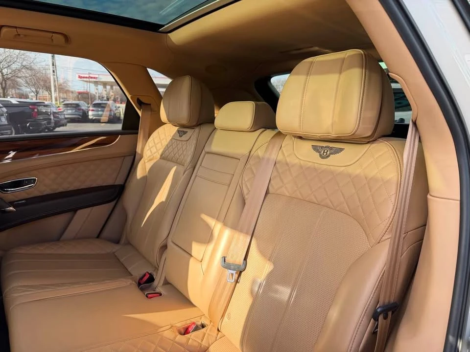 2018 Bentley Bentayga - Image 18 of 20